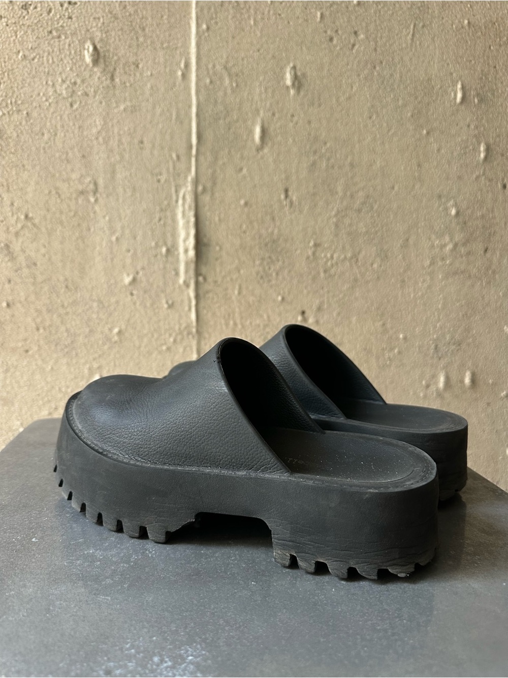 Jeffrey Campbell - Platform Clog - Black (Size 8)